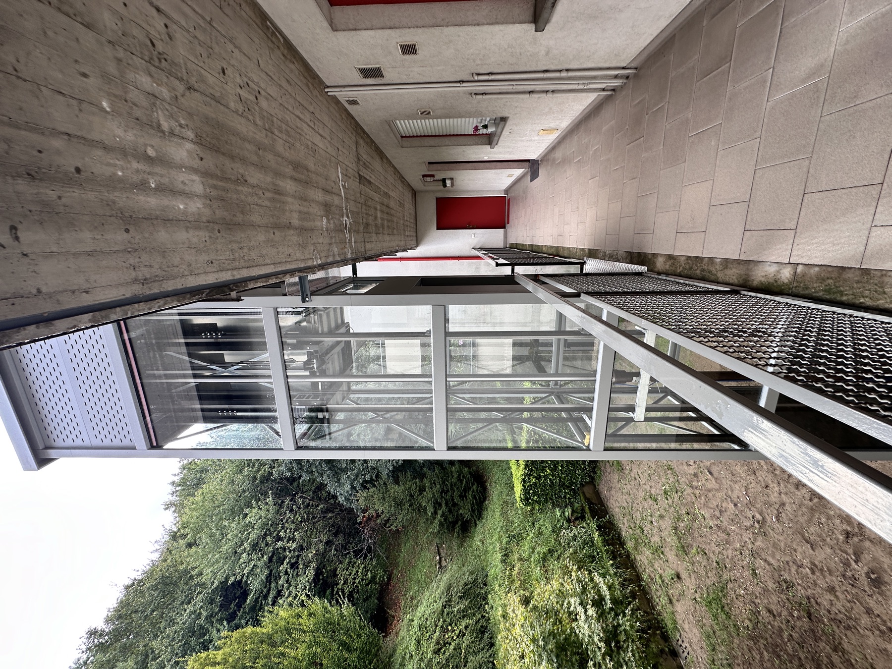 Impianto elevatore Eurolift inserito in un edificio esistente